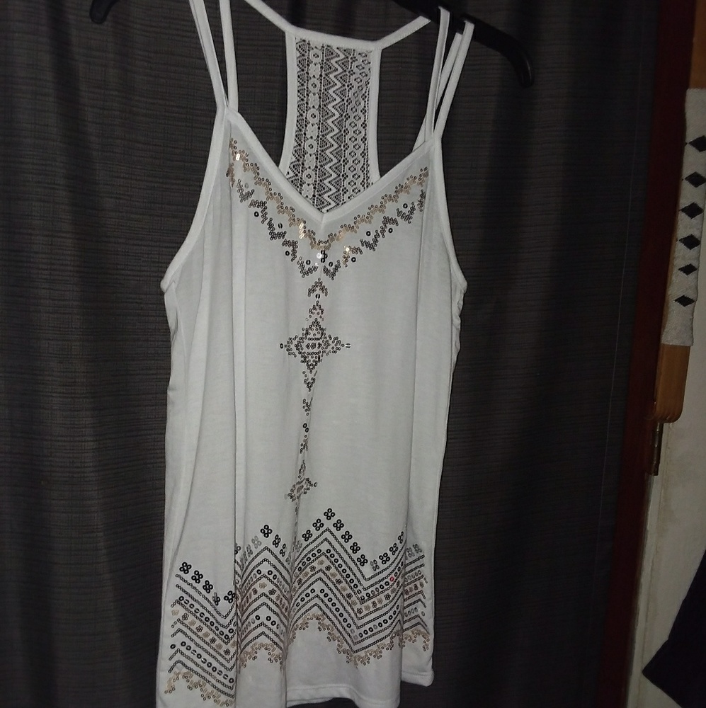 Women white tank
